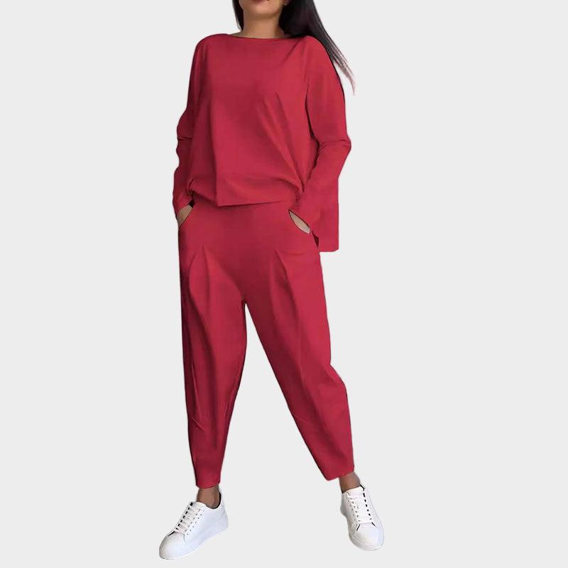 Klaudija™ - Marškinėlių ir Kelnaičių Rinkinys su Lengva Elegancija